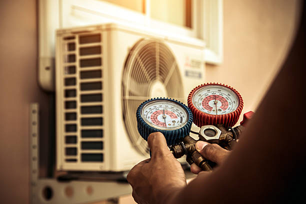Professional Hvac technician working in Sargent, TX